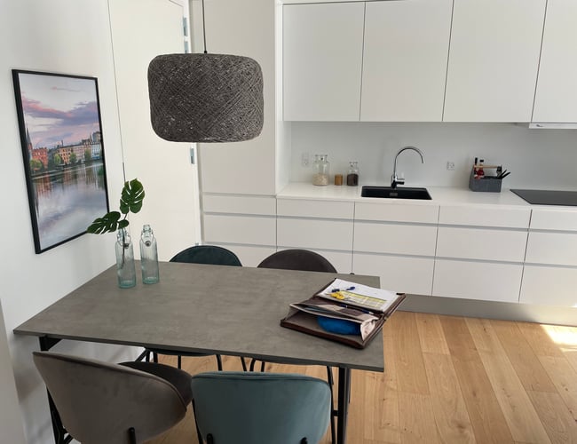 Salg af varelager med møbler