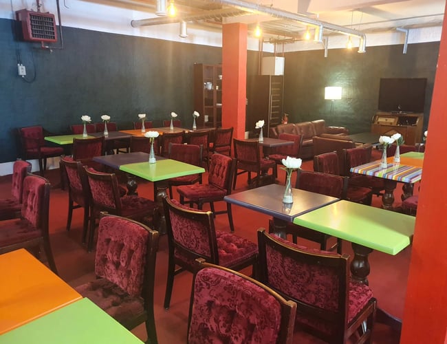 400m2 cafe/restaurant i Bogense til salg - God central beliggenhed. Både inde- og udeservering.