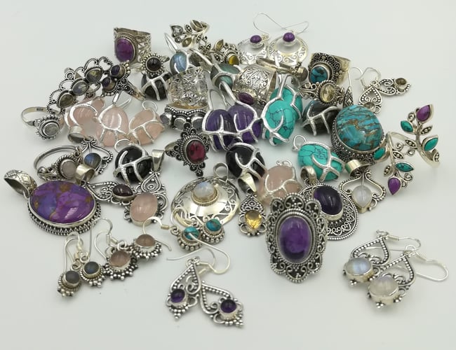 Lige til at gå til - salgsklar webshop med boheme krystalsmykker