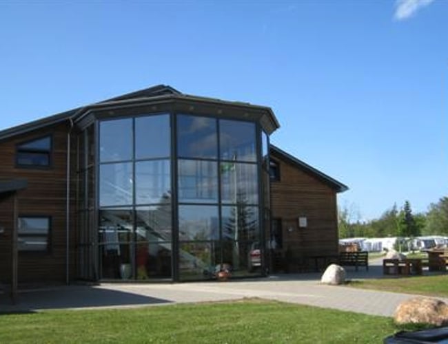 Camping & Feriecenter - Aktiver i bygninger samt luksus hytterne ca. 15.000.000 DKK 