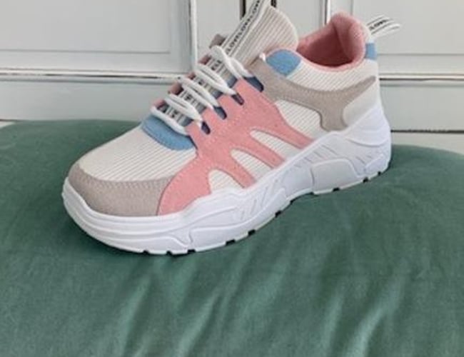 Flot eksklusiv webshop med salg af sko sælges - Omsætning 2021 kr. 64.000,00 kr. - Leverandør fra Europa