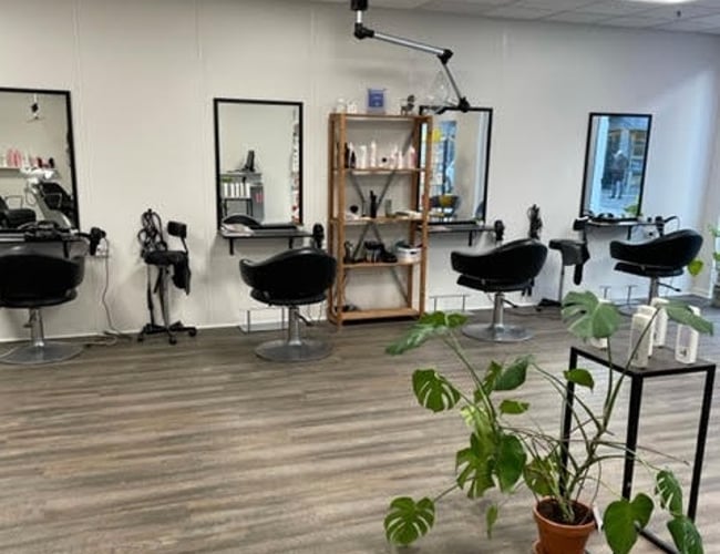 Frisør salon til salg i Herning - Omsætning mellem 50.000 - 60.000 kr. pr måned.