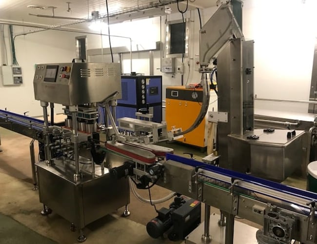 Fuld automatisk produktionslinje til: (Drikkevarer, Kombucha, Ice Tea, Ketchup, Mayonnaise og andre dressinger.) 