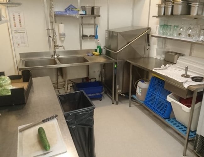 Burger hytten - Ægte amerikansk diner - Lige ved Køge bugt - Daglig Oms: 12.000,- kr. - Til afståelse