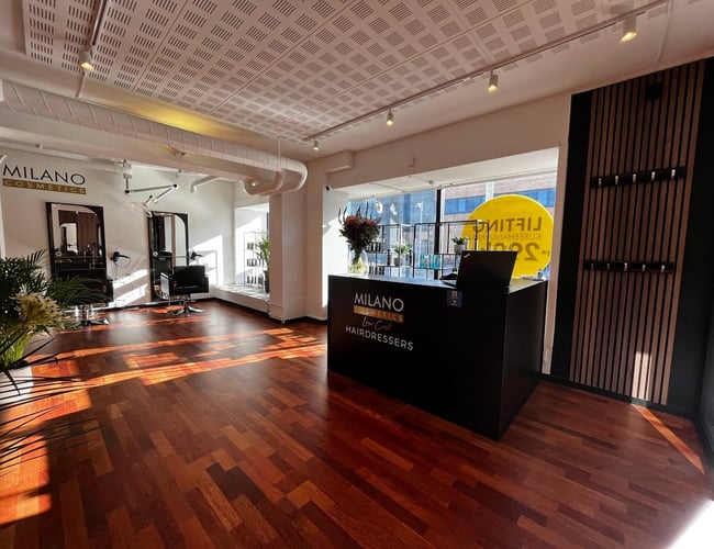 Frisør og Skønhedssalon til salg i Hvidovre - Månedlige leje udgør 10.000 kr. om måneden