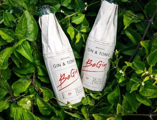 Overtagelse af drikkeklart gin & tonic koncept 