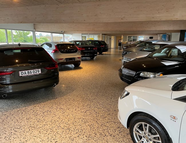 Bilforretning med Autoværksted sælges i Frederikssund - Overskud før skat 2021: 687.480,- kr.