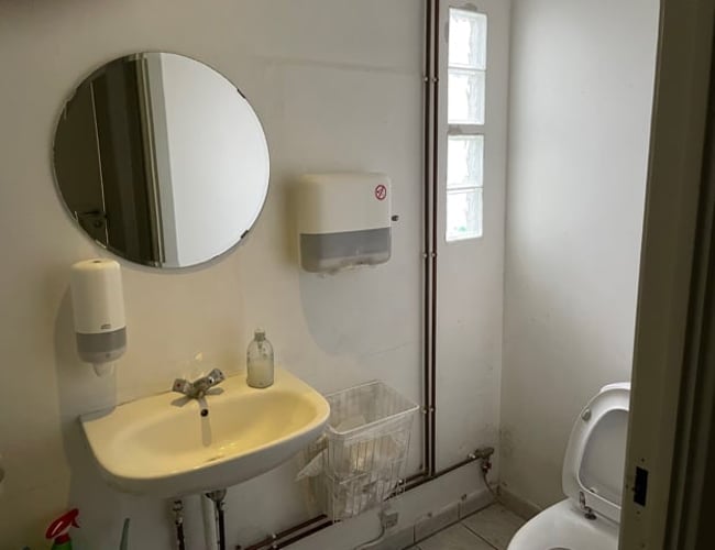 Restaurant til salg - take away med plads til spisende gæster og gode parkeringsforhold i Vanløse.  