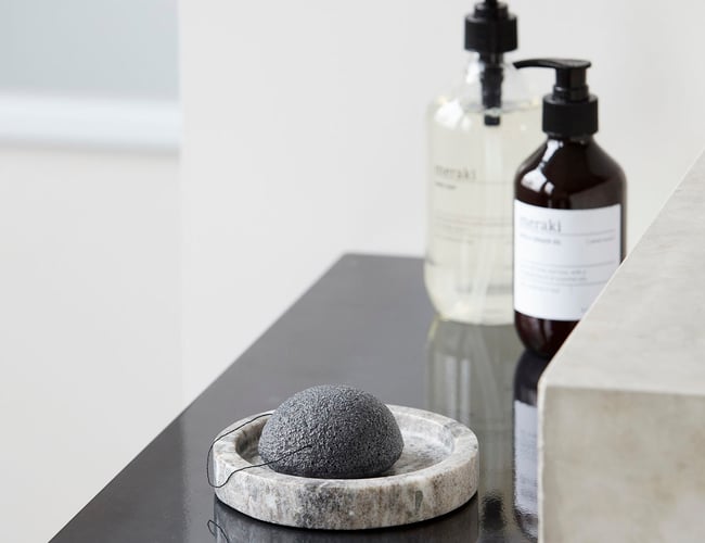 Salg af varelager af børnetøj, interiør og dametøj