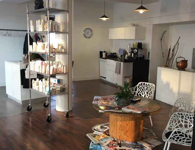 Kan købes, Selvstændig Frisør søges, investor, udlejning af lokaler, massage fys, eller lign.