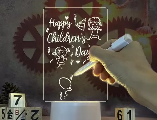 Webshop til salg med Lighti Message Board - Skab glæde og kærlighed i hjemmet med unikke LED-lamper