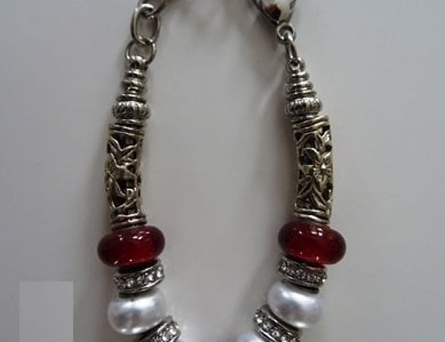 Smykkeshop med håndlavede bæredygtige og unika-smykker