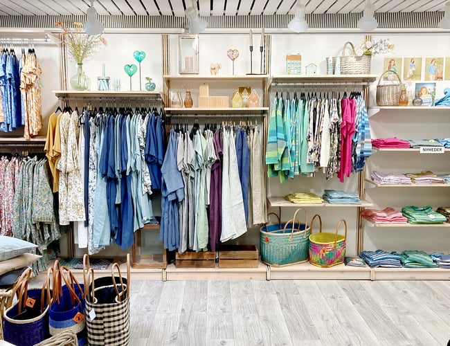 Stor livstilsbutik med webshop i Ebeltoft - Omsætning 2022: 2.77 mio kr. 