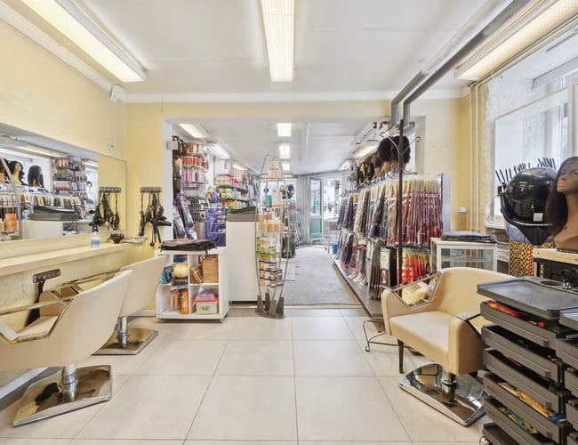 Frisør sælges i hjertet af København til 0 kr. - Køb andelen og få hele butikken med gratis - København N