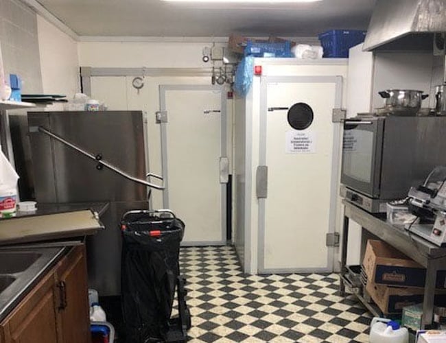 Veletableret grillbar med god omsætning sælges 