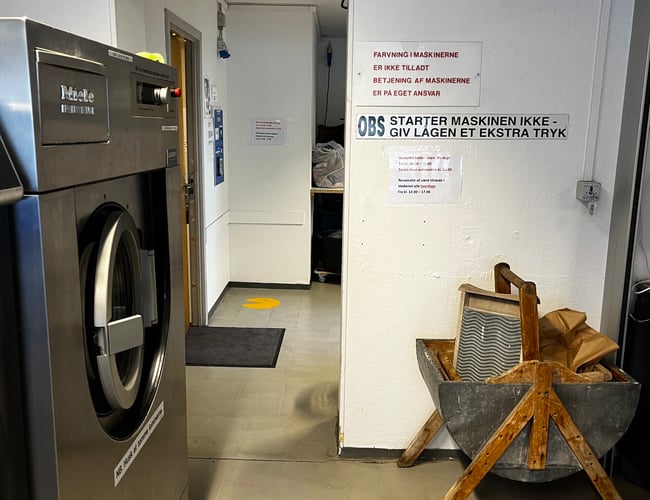 Vaskeri med  private og erhvervskunder til salg