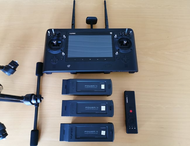 Dronevirksomhed med tilhørende website, drone og gimbal