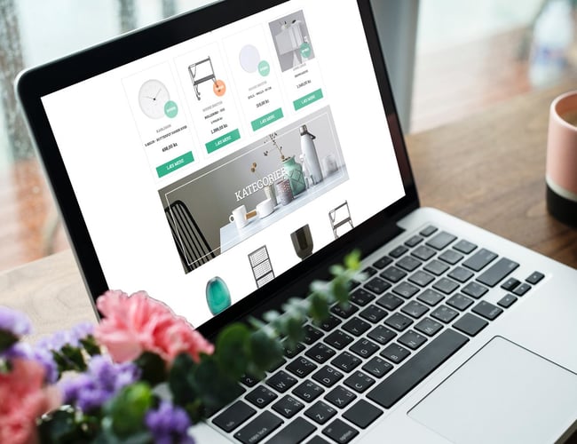 Interiør webshop - Total omsætning: 643.000 kr  - Omsætning de sidste 2 måneder: 205.000 kr