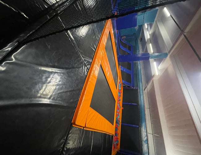 Trampolinpark sælges
