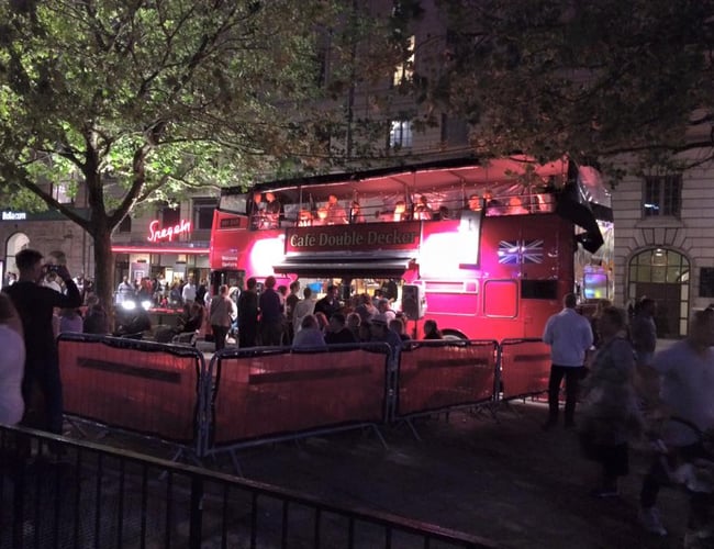 Café Double Decker / Danmarks mest markante Café og reklamesøjle