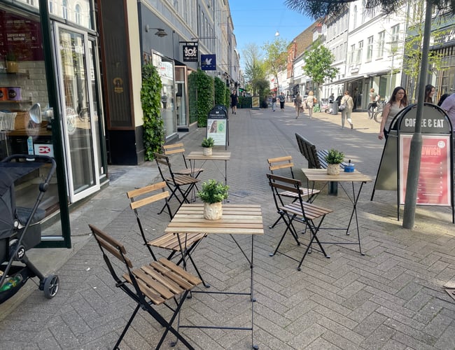 Hyggelig Café i gågaden i Odense