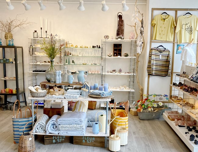 Stor livstilsbutik med webshop i Ebeltoft - Omsætning 2022: 2.77 mio kr. 