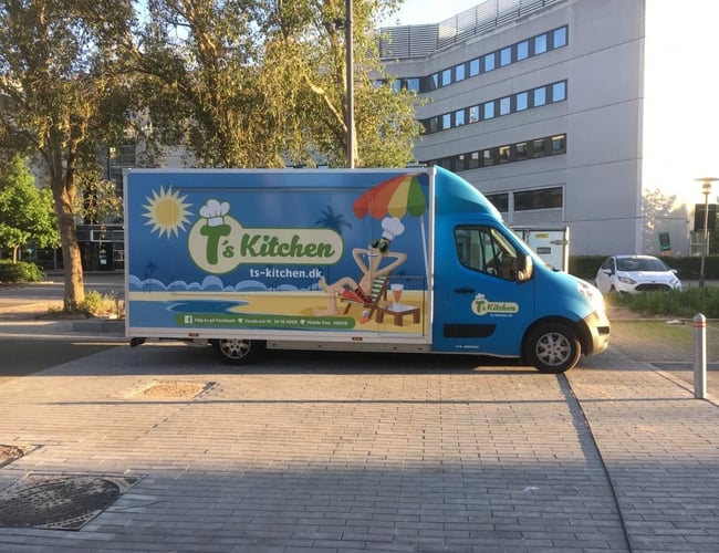 Gastro Foodtruck sælges - Står ved Sluseholmen og kører ud til festivaler