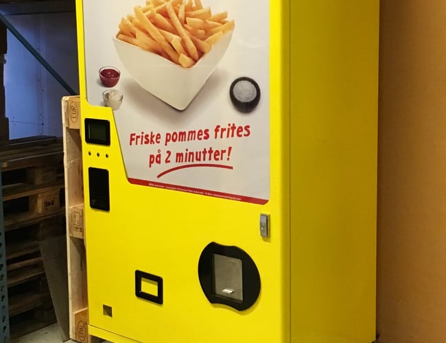 Pommes frites automat og koncept