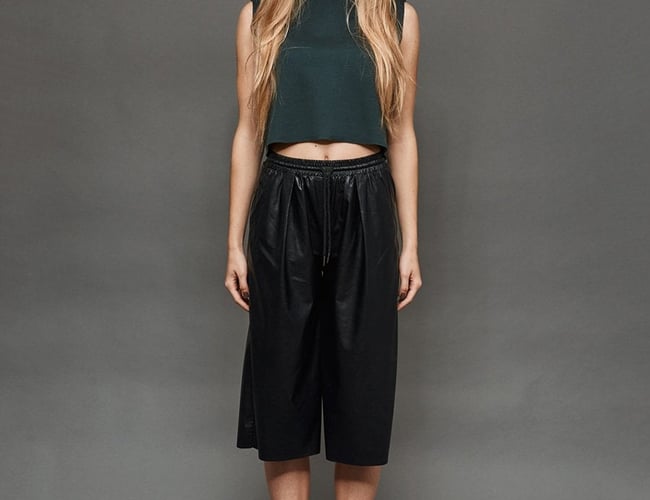 Tøj-restlager sælges