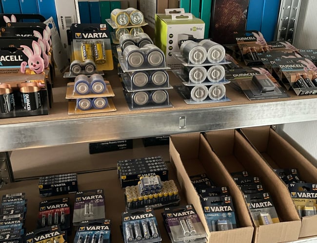 Salg af elektronik- og kabelwebshop med ca. 1800 varenummere