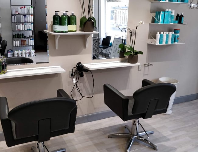 Frisør salon i Borup til salg - Overskud på 634.000 kr. 