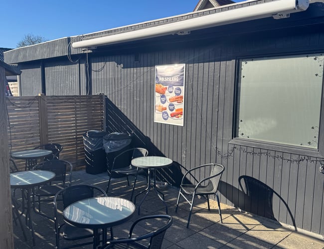 Indbringende grillbar – nem drift og attraktiv husleje