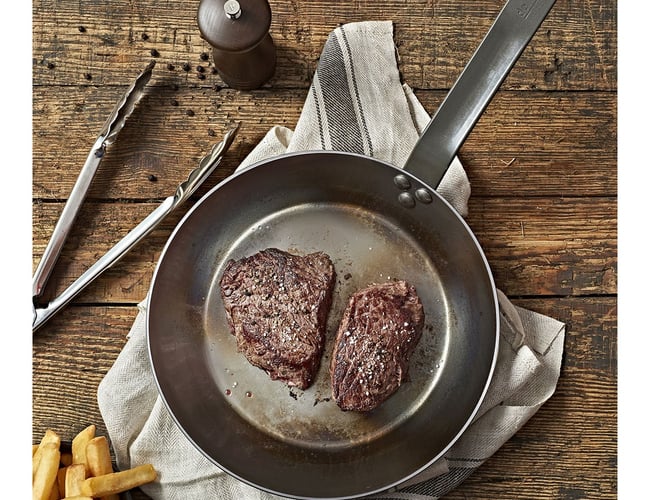 Varelager med køkkenprodukter af kendte danske mærker