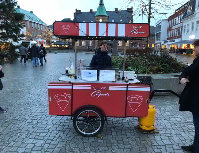 Topmoderne salgsvogn / Pandekagebod NEDSAT