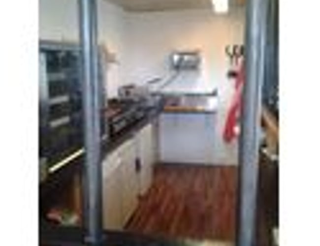 Opsætnings parat, komplet grillbar pavilion inklusiv udstyr