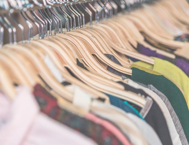 Velrennomeret tøjbutik beliggende i Nordsjællandsk kystby med vækstpotentiale