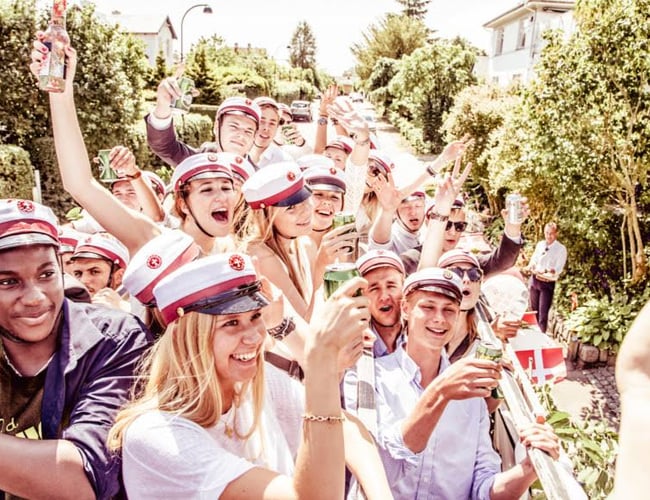 Studenterkørsel: En sund forretning med 100.000kr. i årlig overskud  og omsætning på ca. 1.000.000 kr.