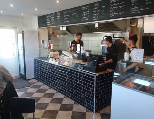 Sandwich, bagel, burger & Salater Takeaway, Farum - oms. over 2 mio.pr. år - god beliggenhed