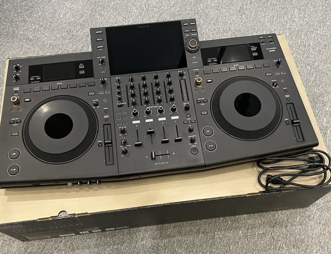 Pioneer DJ XDJ-RX3, Pioneer XDJ-XZ , Pioneer DJ OPUS-QUAD, Pioneer DJ DDJ-FLX10, Pioneer CDJ-3000, Pioneer DJ DJM-A9 , Pioneer CDJ-2000NXS2, Pioneer DJM-900NXS2, Pioneer DJ DJM-V10-LF , Pioneer DJ DJM-S11