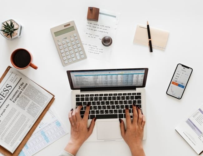 Bogføring- og regnskabsvirksomhed - Årlig afkast 1.9 mio kr. - Omsætning 3.8 mio kr. 