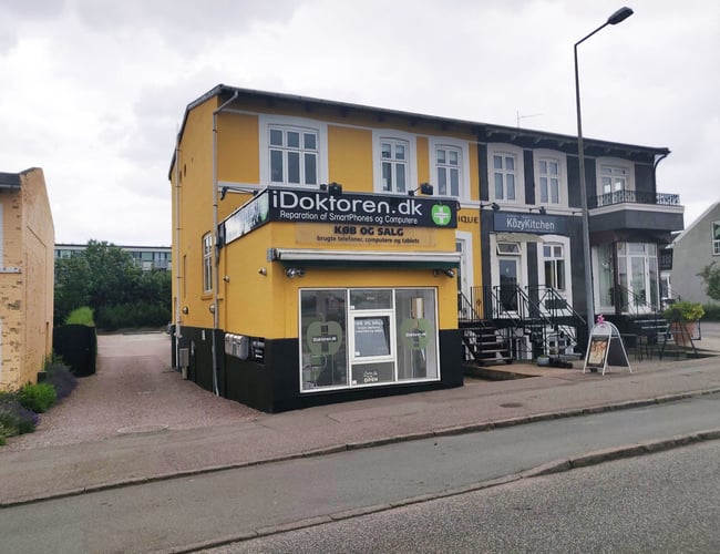 Veldrevet SmartPhone samt computer værksted med butik sælges - iDoktoren.dk i Hørsholm 