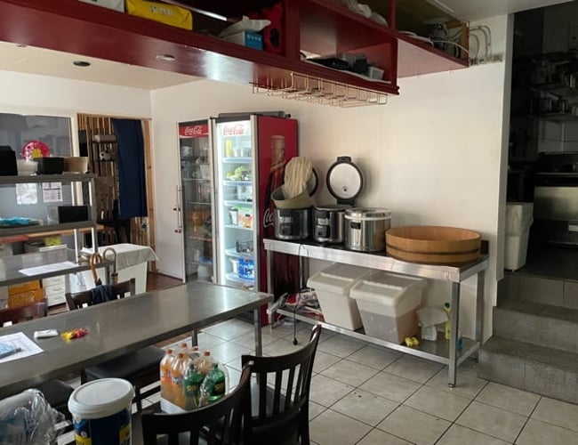 Restaurant til salg - take away med plads til spisende gæster og gode parkeringsforhold i Vanløse.  