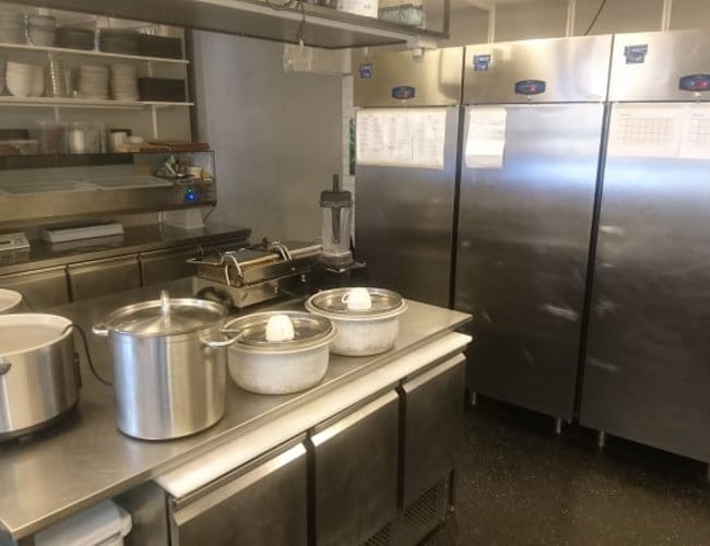 127m2 istandsat café, på sidegade til Gothersgade KBH - fuld køkken tilknyttet - 