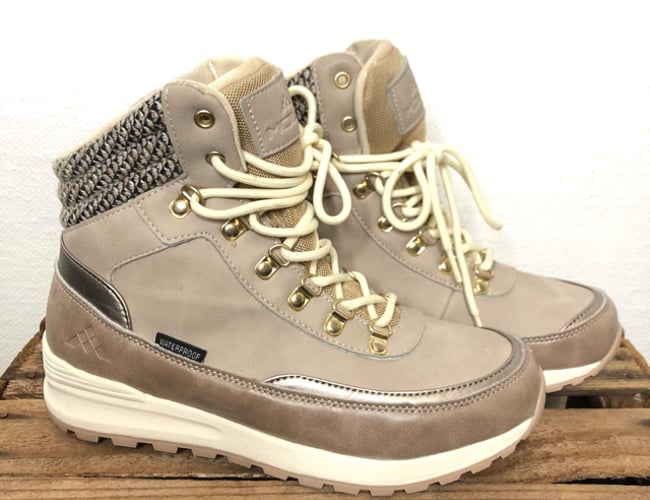 Secondhand tøjbutik inkl webshop - Omsætning 1 mio kr. 