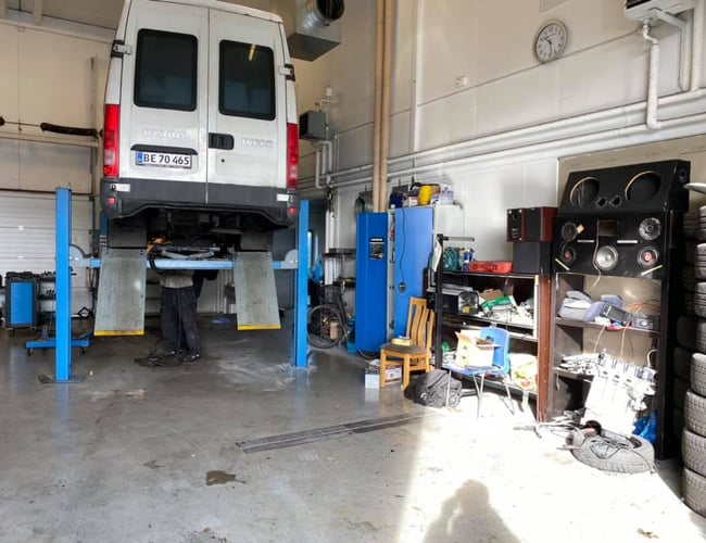 Stort velkørende autoværksted beliggende i Taastrup til salg