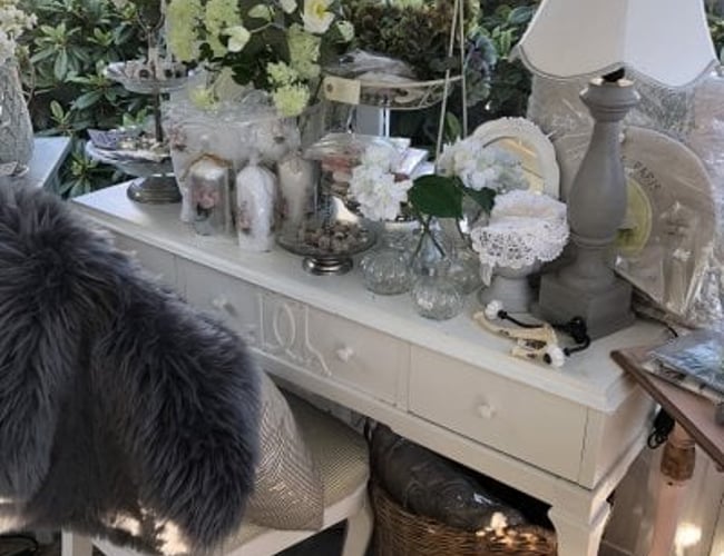 Augustes.com - Webshop med møbler, nips og brugskunst - Solgt for 200.000kr. i 2018