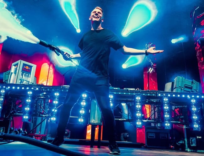 Unik webshop med eget tøj mærke - Kendt fra IIL7 butikken.