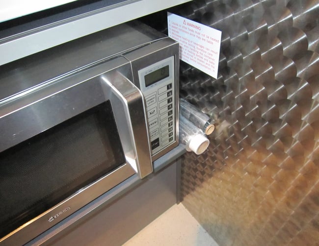 Foodtruck med salg af spydstegte kyllinger, sandwich og lækker tilbehør