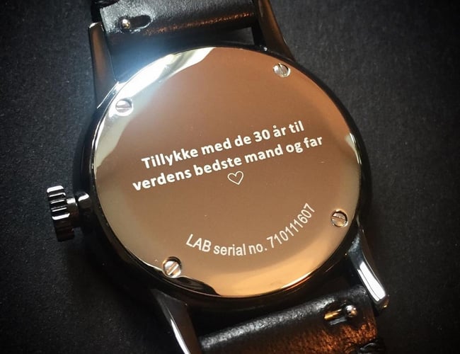 Innovativt websalg af URE - skab dit eget design med få klik med musen.