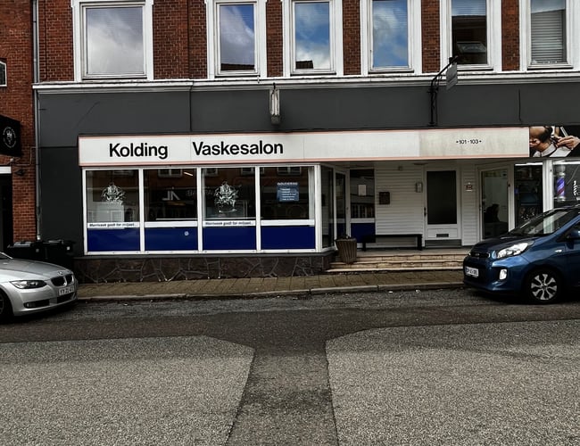 Vaskeri med  private og erhvervskunder til salg